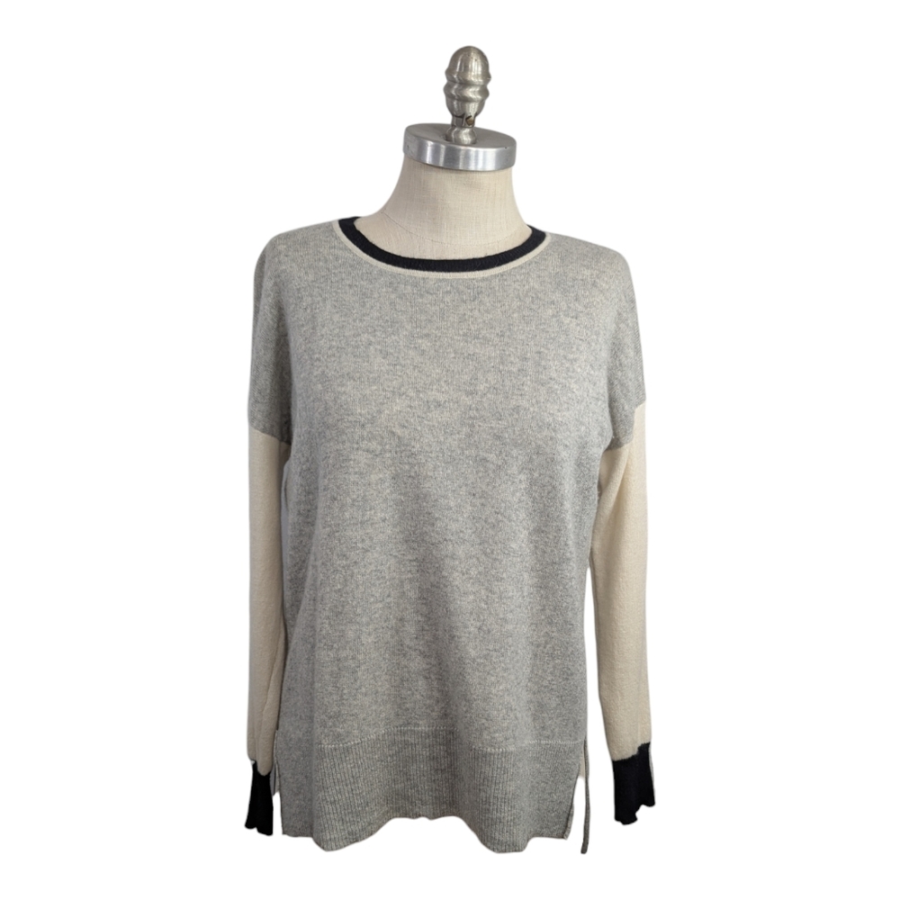 Oats Cashmere - Gray and Cream Crew Neck Sweater with Relaxed Fit -XS